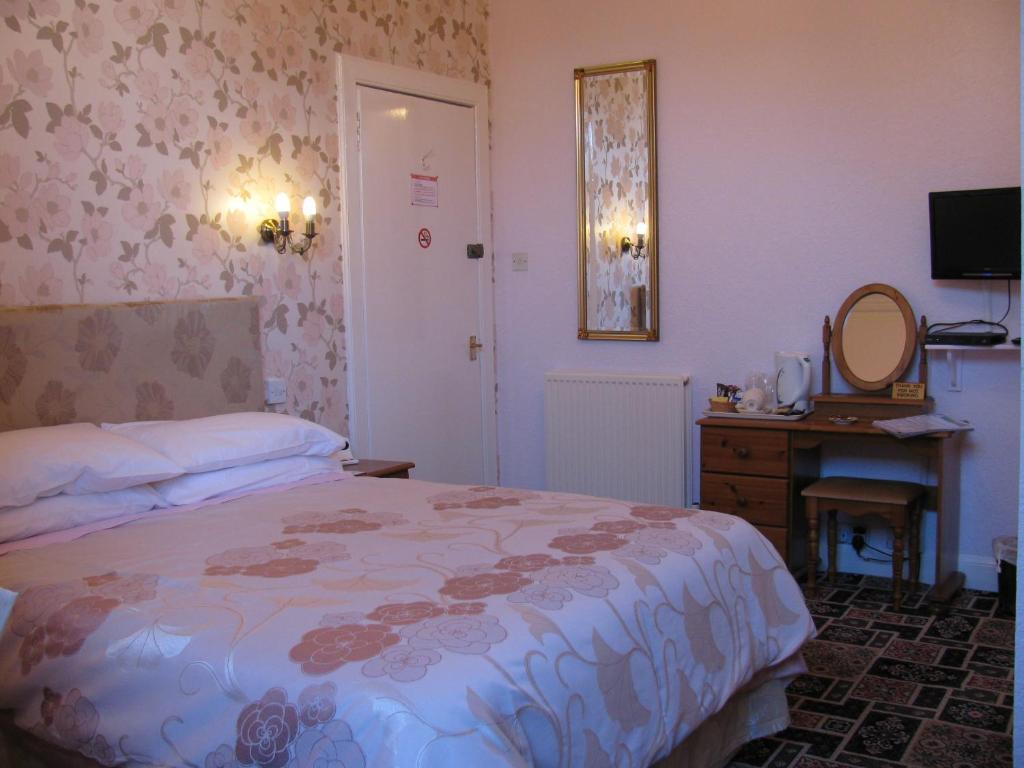 Almond Villa Guest House Пърт Стая снимка