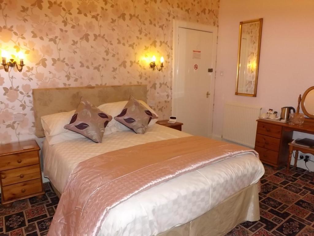 Almond Villa Guest House Пърт Стая снимка