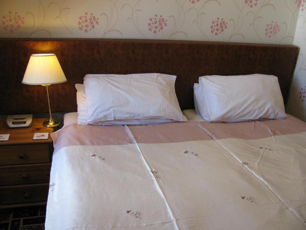 Almond Villa Guest House Пърт Стая снимка