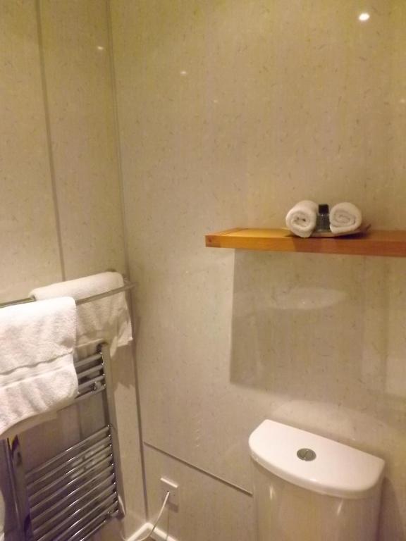 Almond Villa Guest House Пърт Стая снимка